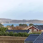 Nyaraló In With 4 Bedrooms, Sauna And Wifi