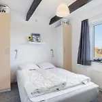 In With 4 Bedrooms, Sauna And Wifi Nyaraló *