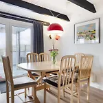 Nyaraló In With 4 Bedrooms, Sauna And Wifi *