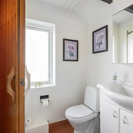 In With 4 Bedrooms, Sauna And Wifi Holiday home Ebeltoft
