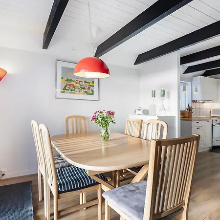 In With 4 Bedrooms, Sauna And Wifi *