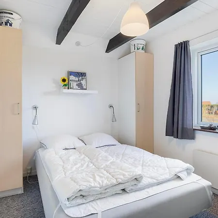 In With 4 Bedrooms, Sauna And Wifi Holiday home *
